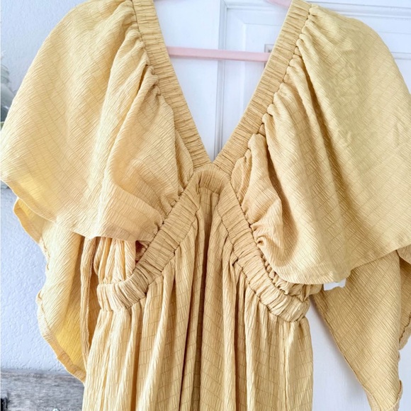 Elegant Yellow Maxi Dress - Picture 4 of 8